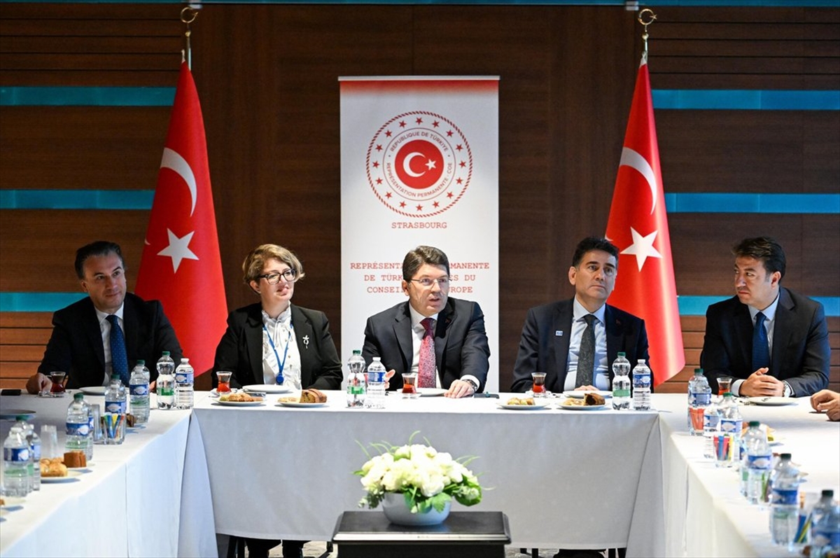 Bakan Tunç, Türkiye'nin Avrupa Konseyi Daimi Temsilciliği'ni ziyaret etti