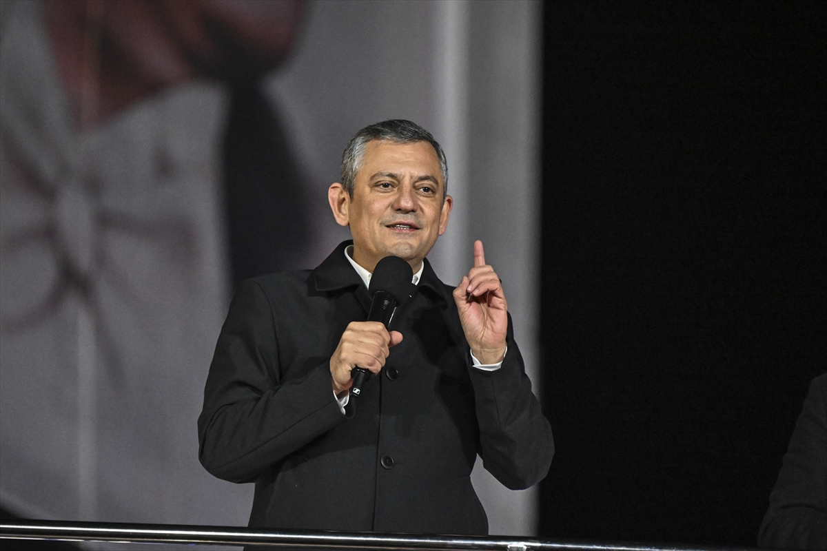 En düşük emekli maaşının da bir asgari ücret olması gerektiğini savunuyoruz