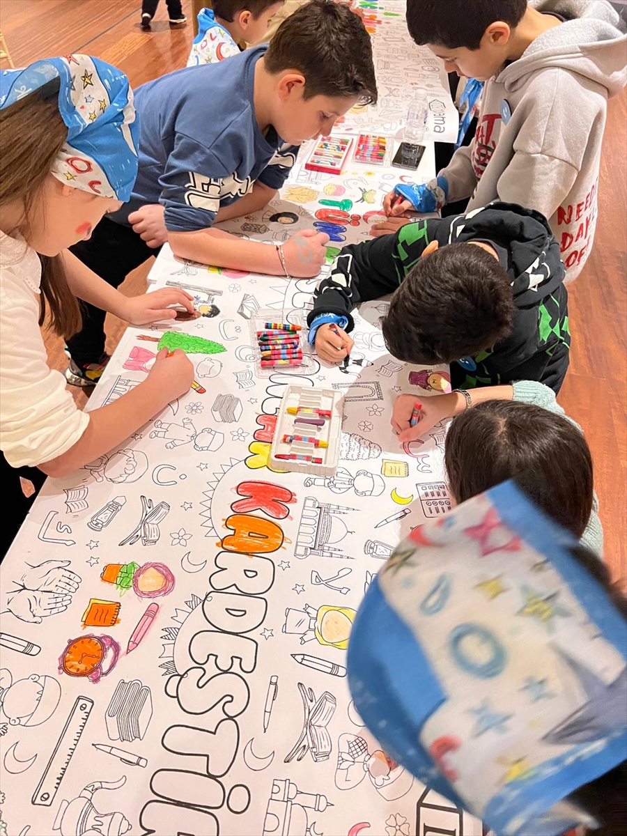 Salıncak Çocuk Kulübü "Sincan Uygur Özerk Bölgesi'ne Destek" etkinliği düzenledi