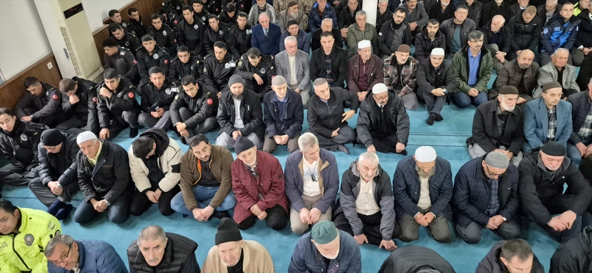 Rize'de şehit Em­ni­yet Mü­dü­rü Altuğ Verdi için mevlit okutuldu