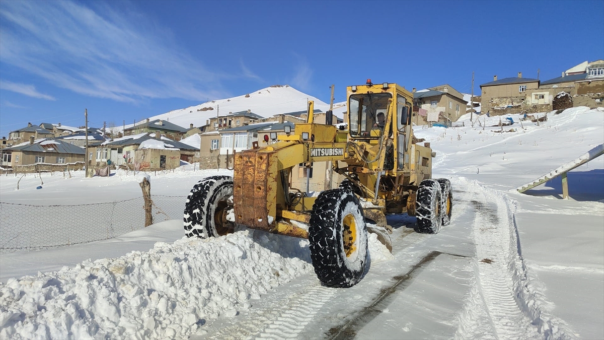 Van'da kapalı yollar ulaşıma açıldı