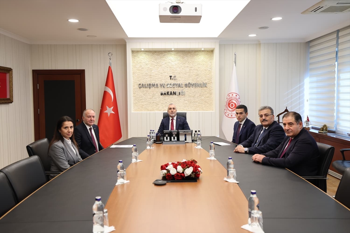 Bakan Işıkhan, Asgari Ücret Tespit Komisyonu'nda yer alan tarafları kabul etti