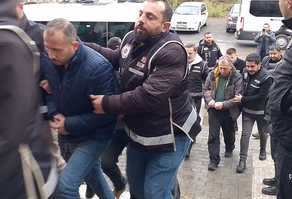 Zonguldak'ta kaçak silah imalatı ve ticareti operasyonunda yakalanan 3 zanlı tutuklandı