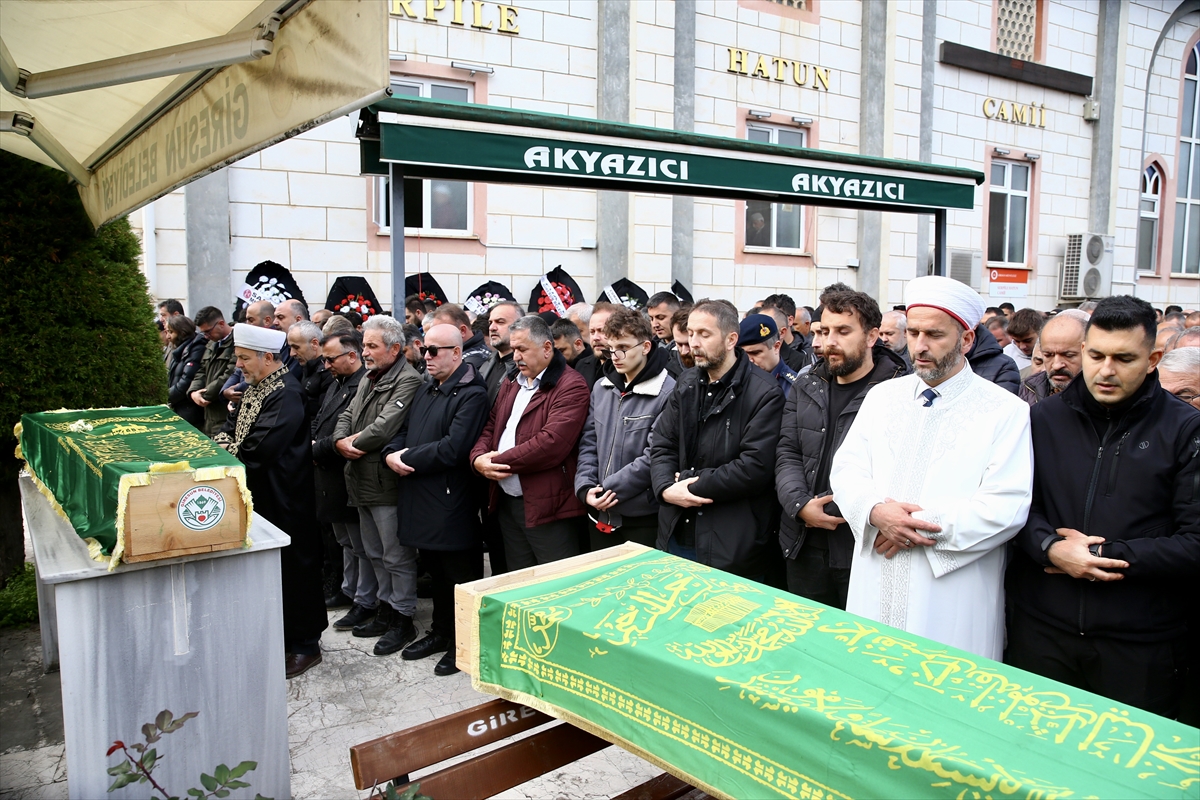 Giresun'daki trafik kazasında ölen dayı ve yeğenin cenazesi defnedildi