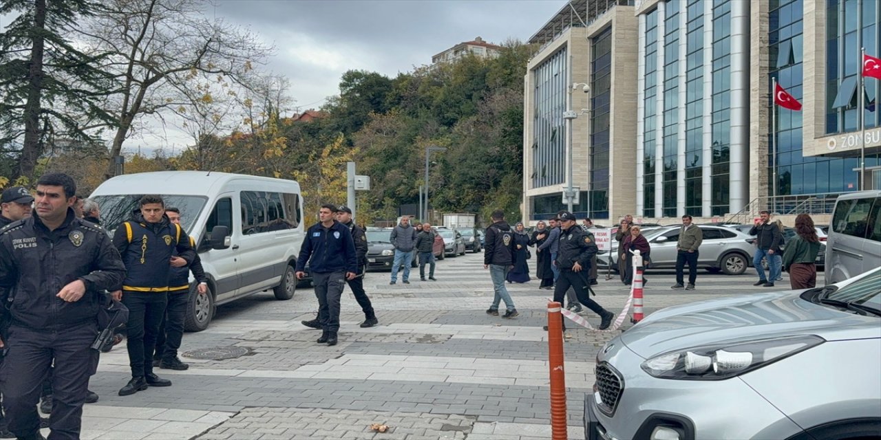 Zonguldak’ta üç kişinin öldüğü bıçaklı kavga davasında sanığın yargılanmasına başlandı