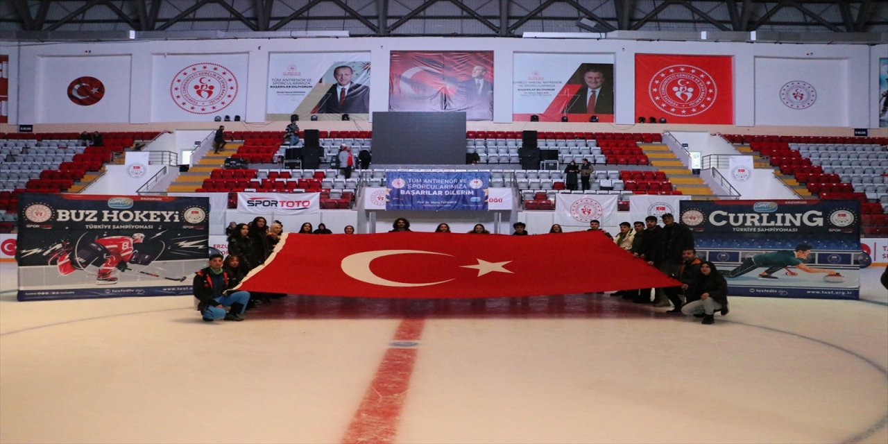 Erzurum’da üniversiteler arası Buz Hokeyi Kış Spor Oyunları başladı
