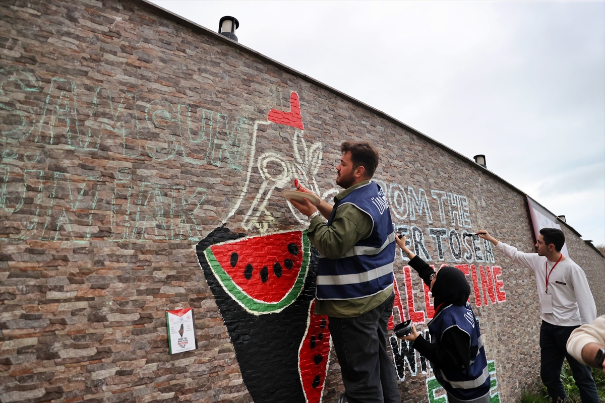 Samsun'da üniversite öğrencilerinden Filistin'e grafitili destek