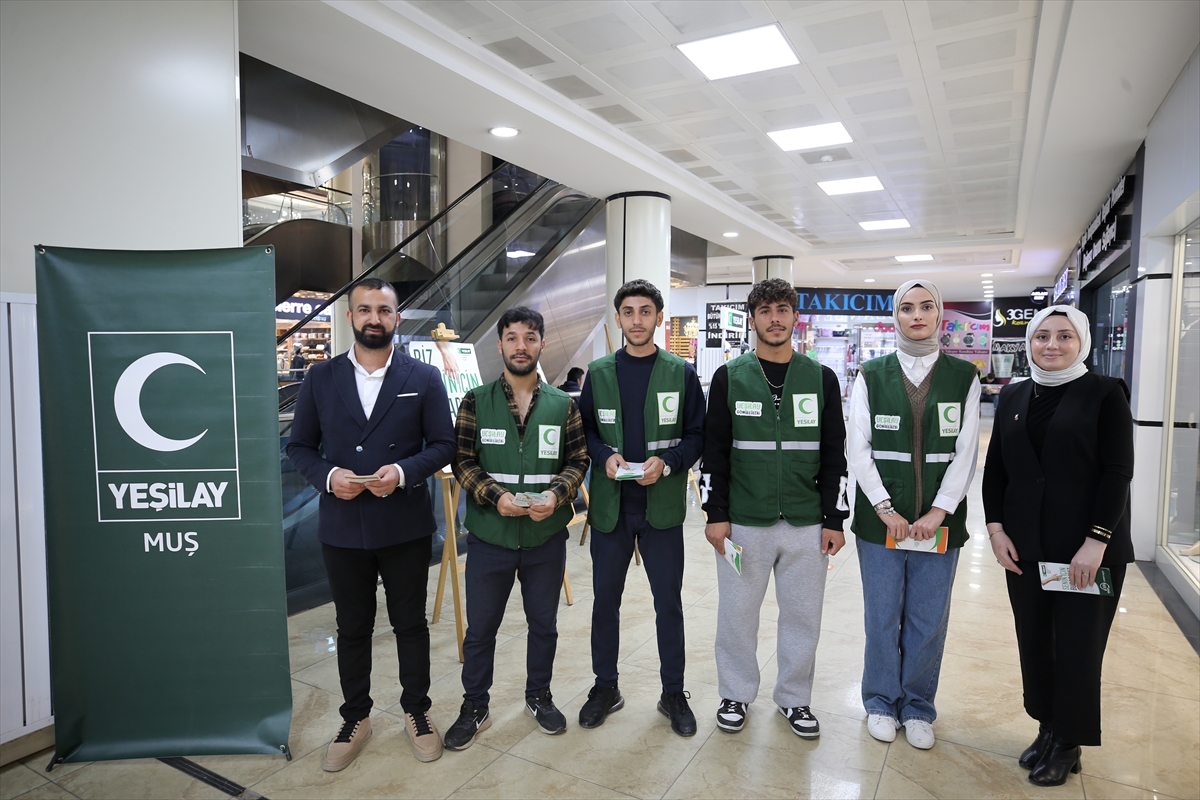 Muş'ta Yeşilay ekipleri "bağımsızlık seferberliği"yle bağımlılığı önlemeye çalışıyor