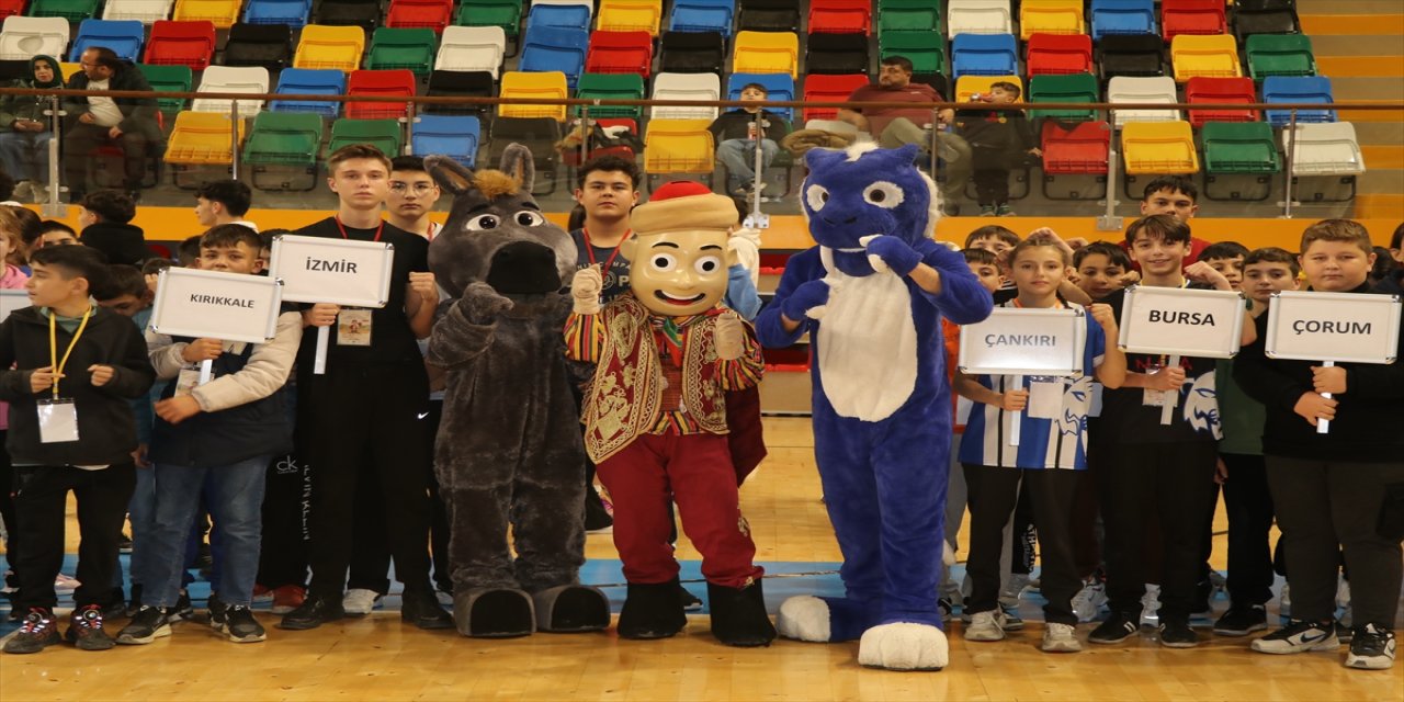 Çankırı’da Keloğlan Temalı İller Arası Boks Turnuvası Başladı