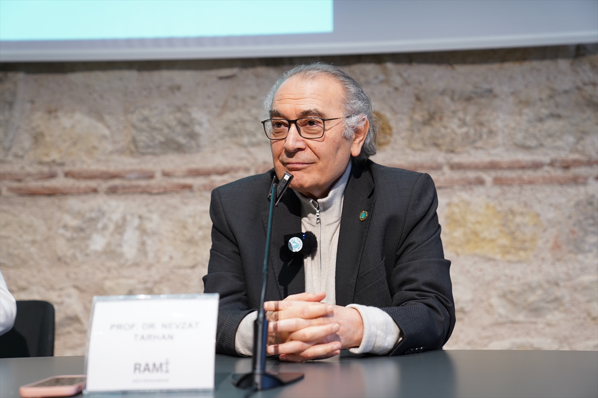 Prof. Dr. Nevzat Tarhan, Rami Kütüphanesi'nde "Psikoloji Konuşmaları"na katıldı