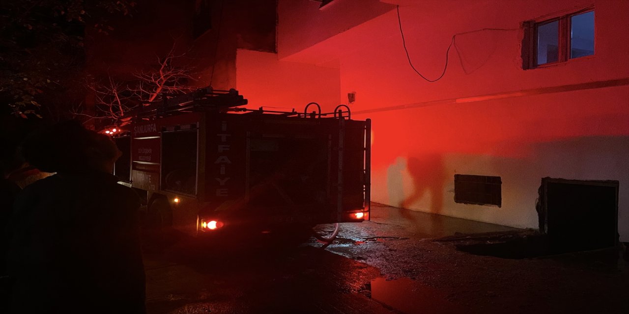 Şanlıurfa Siverek’te Apartman Yangını: 9 Kişi Dumandan Etkilendi.