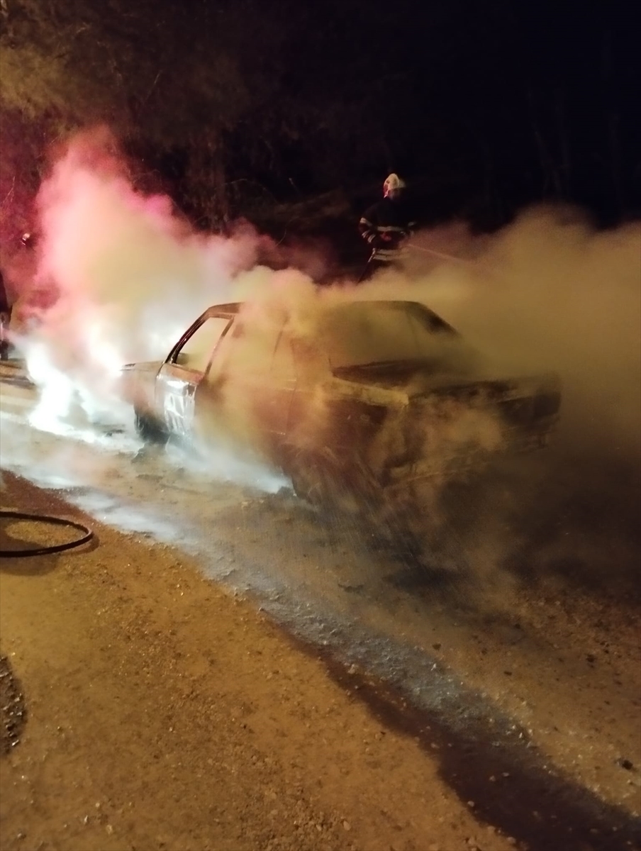 Adana'da park halindeki otomobilde yaşanan patlamada 1 kişi öldü