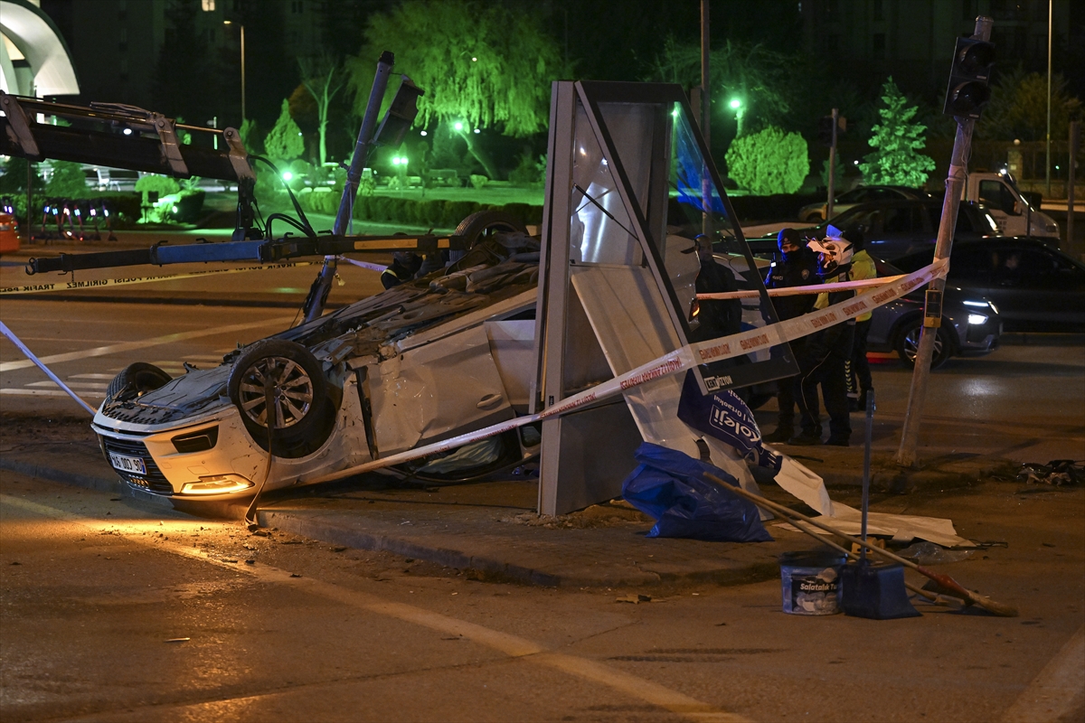 Ankara'da otomobilin motosiklete çarptığı kazada 4 kişi yaralandı