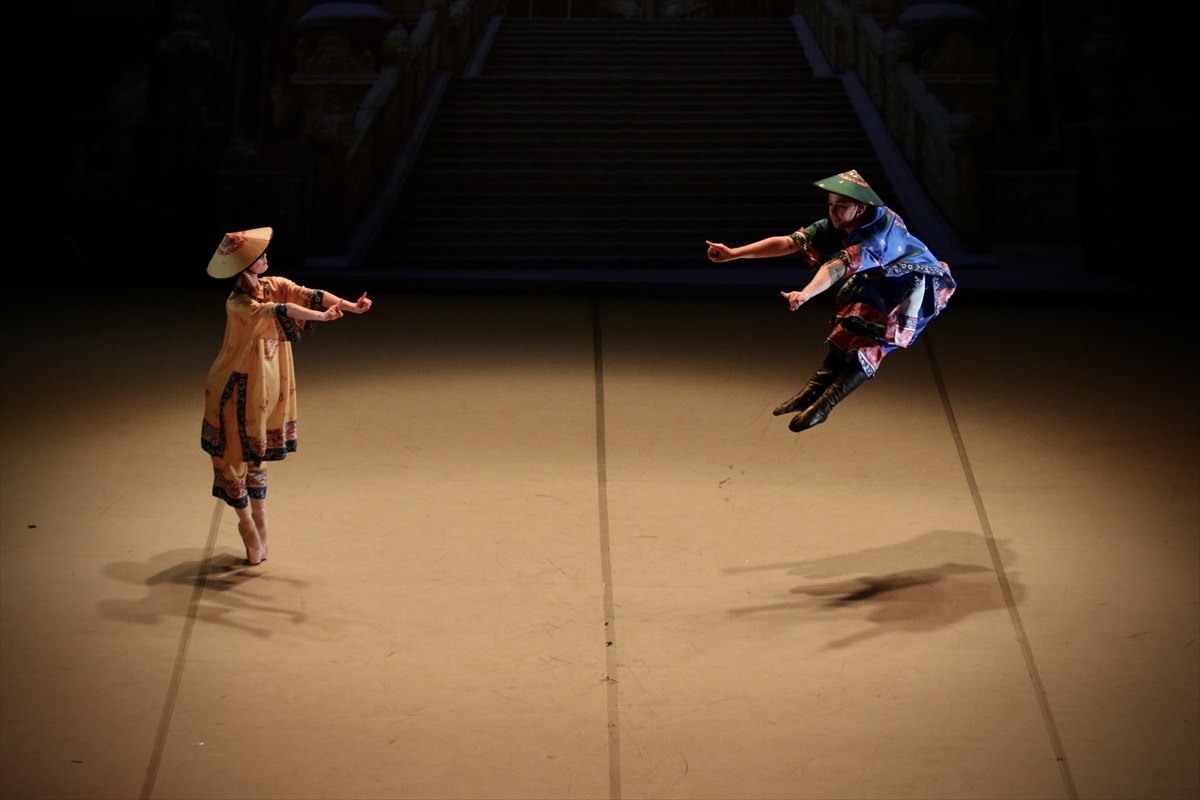 Çaykovski'nin 134 yıllık ölümsüz eseri "Fındıkkıran" balesi prömiyere hazır