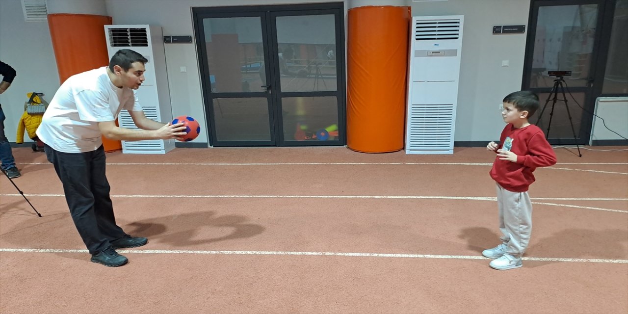 Yapay zeka destekli “AiMove” sistemi, otizm spektrum bozukluğu riskinin erken teşhisine katkı sağlıyor