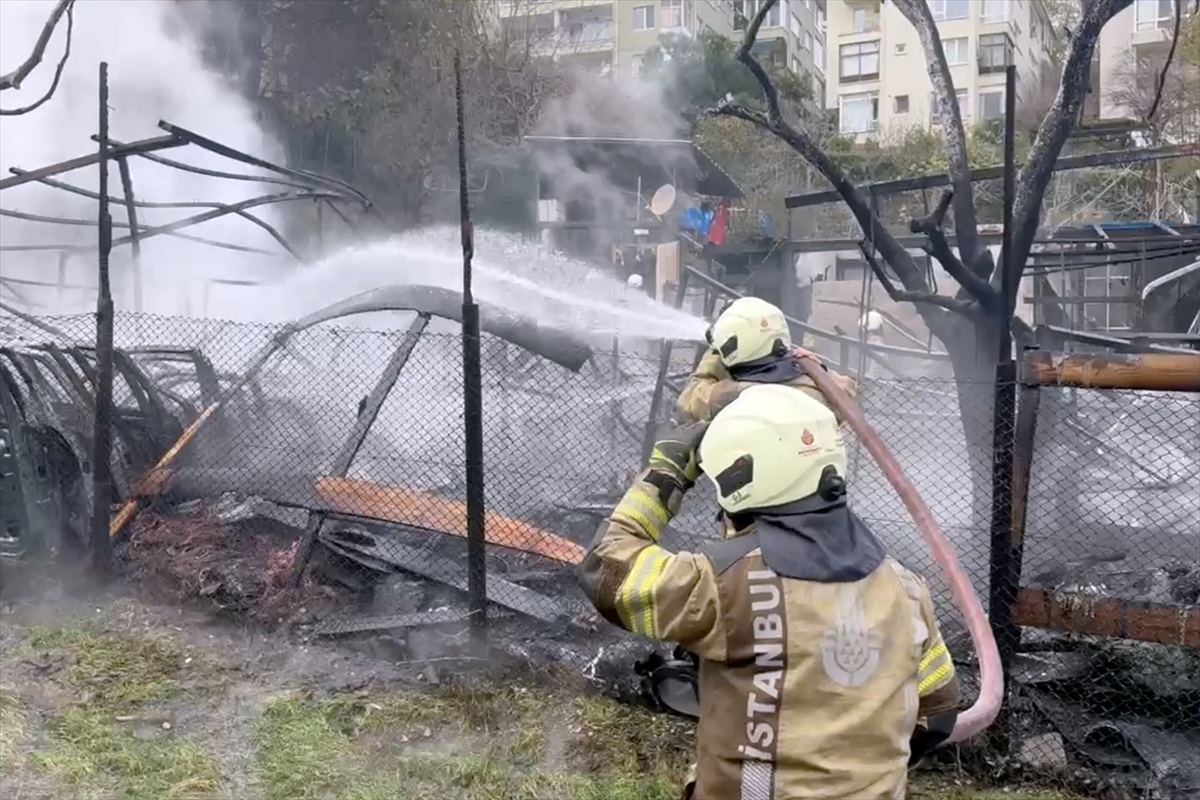 Sarıyer'de oto tamirhanesinde çıkan yangın söndürüldü