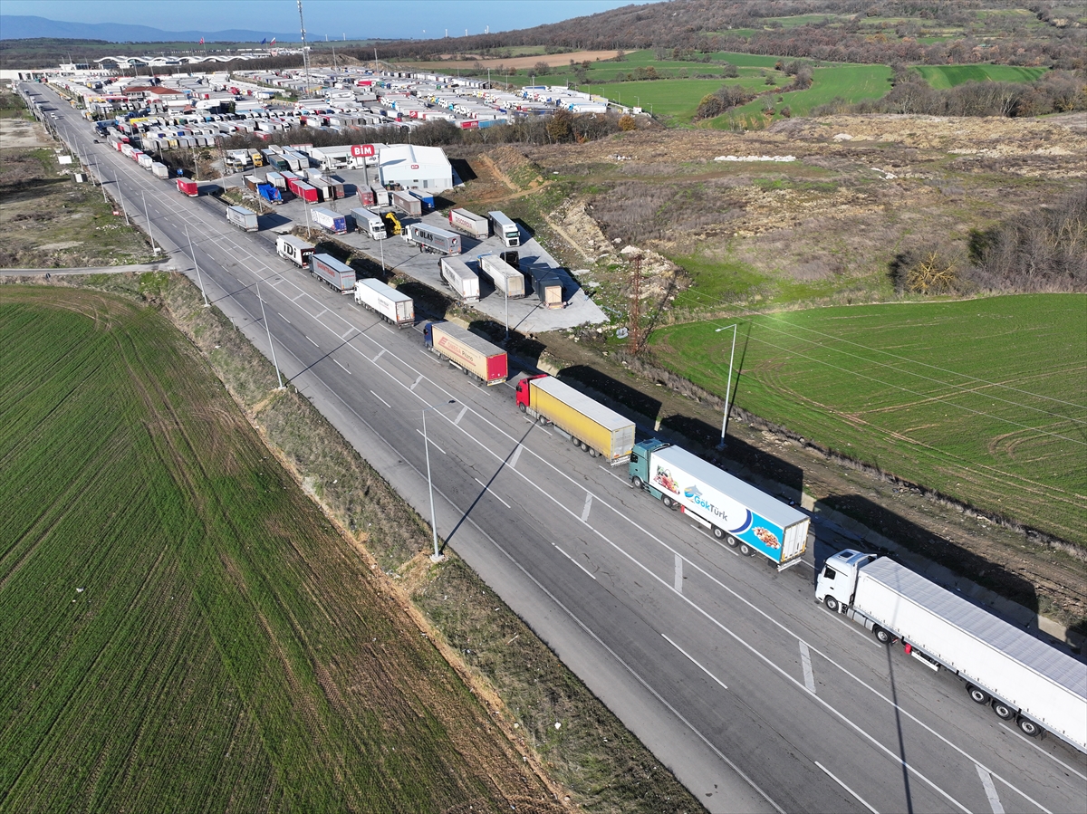 Yunan çiftçi eylemlerinin Türk tarafındaki tır trafiğine olumsuz etkileri sürüyor