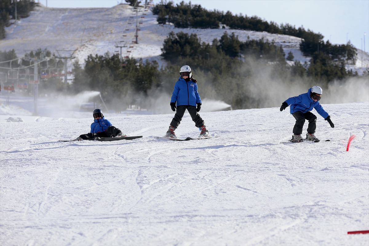 Allianz Türkiye'den Palandöken'de kız çocuklarına uzun soluklu kayak desteği