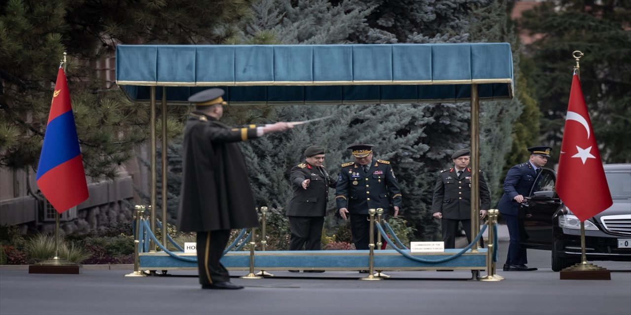 Genelkurmay Başkanı Orgeneral Selçuk Bayraktaroğlu, Moğolistan Genelkurmay Başkanı Sunrev ile görüştü