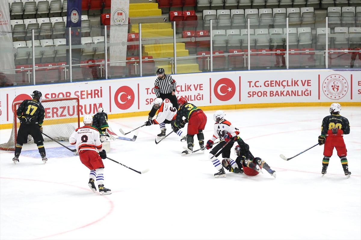 Erzurum'da Buz Hokeyi Kış Spor Oyunları sona erdi