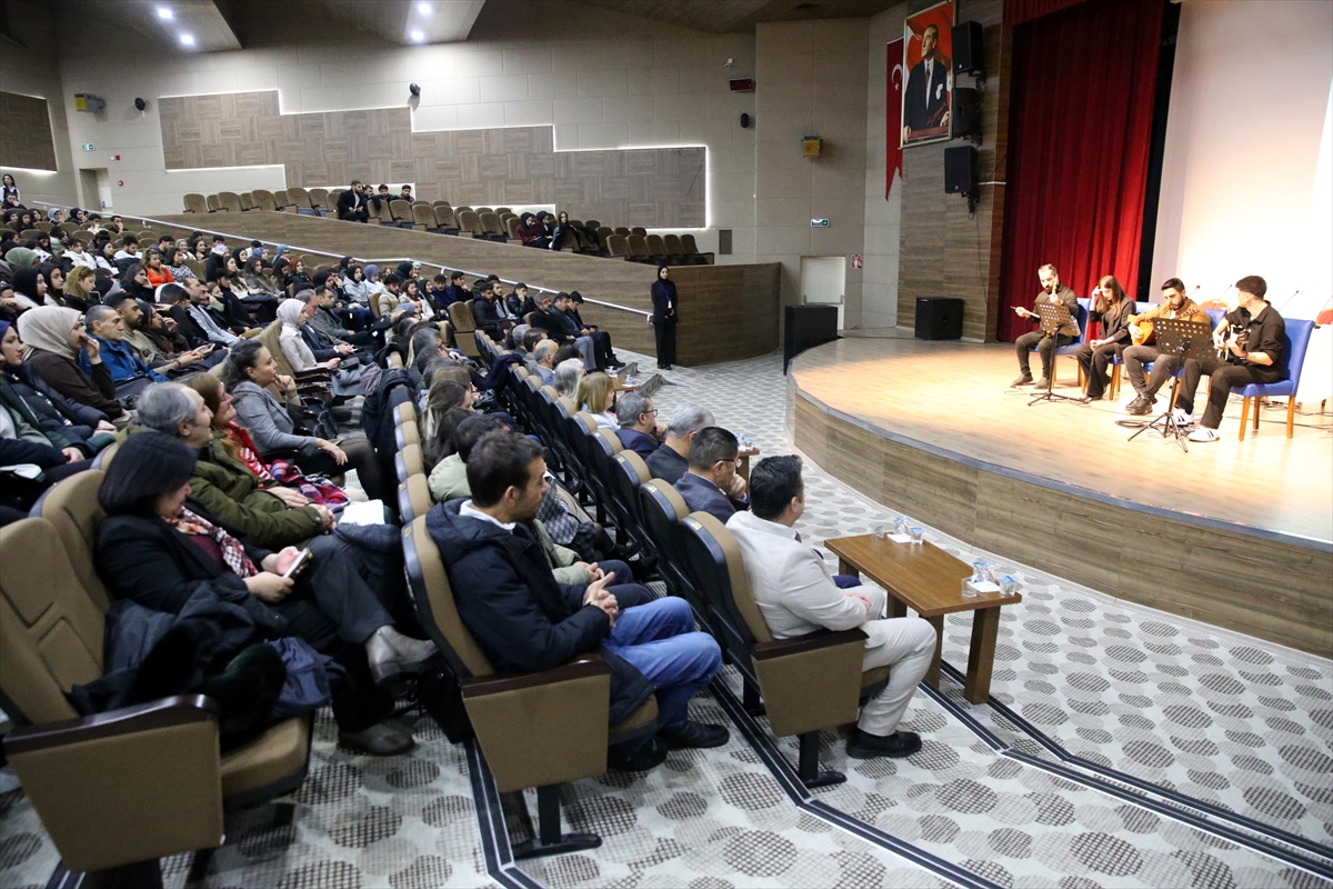 Ardahan'da "15 Aralık Dünya Türk Dili Ailesi Günü" kutlandı