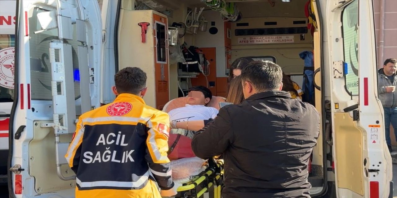 Ergene’de okul bahçesinden atlayan öğrencinin ayağına demir çit saplandı