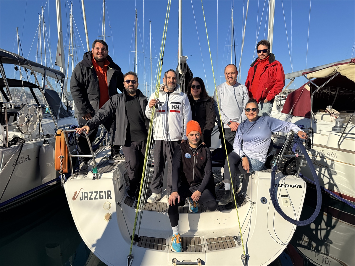 Yelken sporu farklı şehir ve meslekleri aynı teknede buluşturuyor