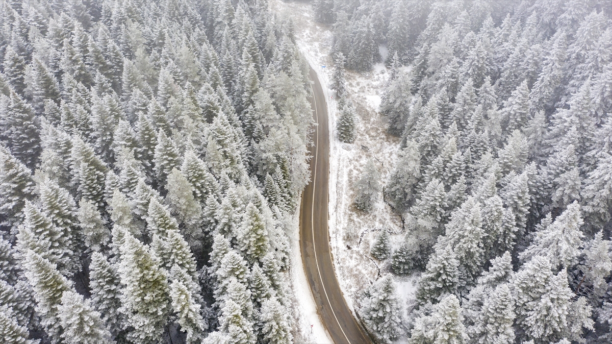 Bolu, Düzce ve Karabük'ün yüksek kesimlerindeki kış manzaraları havadan görüntülendi