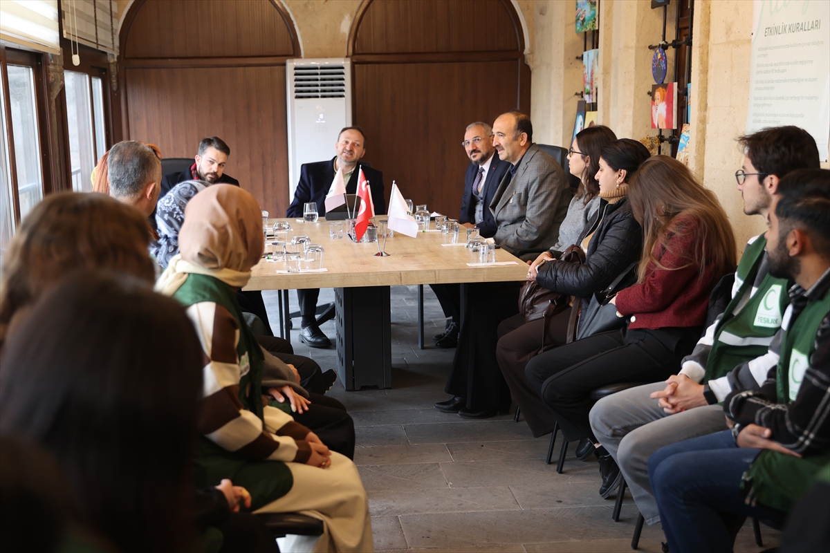 Yeşilay Genel Başkanı Dinç, Nevşehir'de üniversite öğrencileriyle buluştu