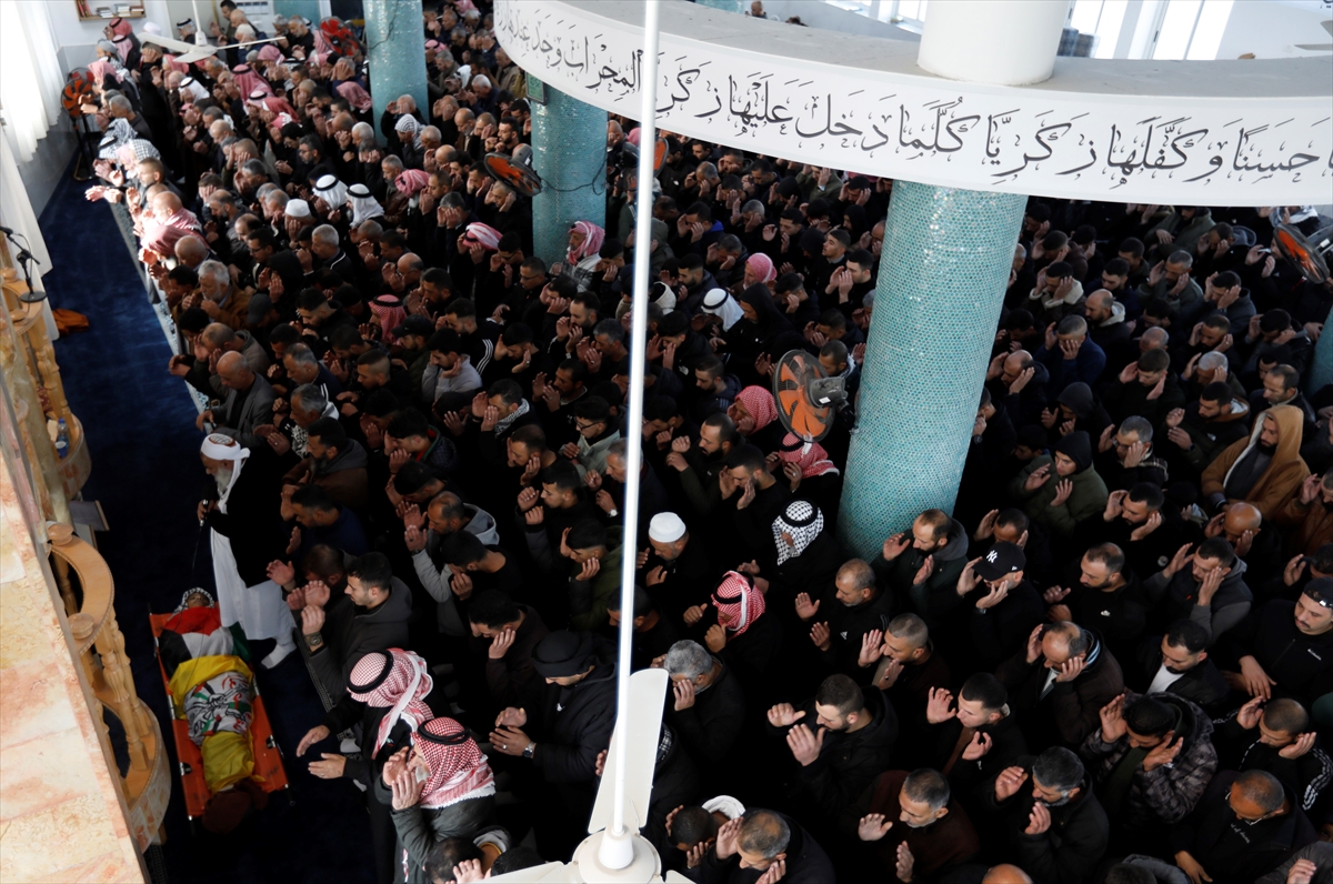 İsrail ordusunca, işgal altındaki Batı Şeria’da öldürülen Filistinli çocuk toprağa verildi