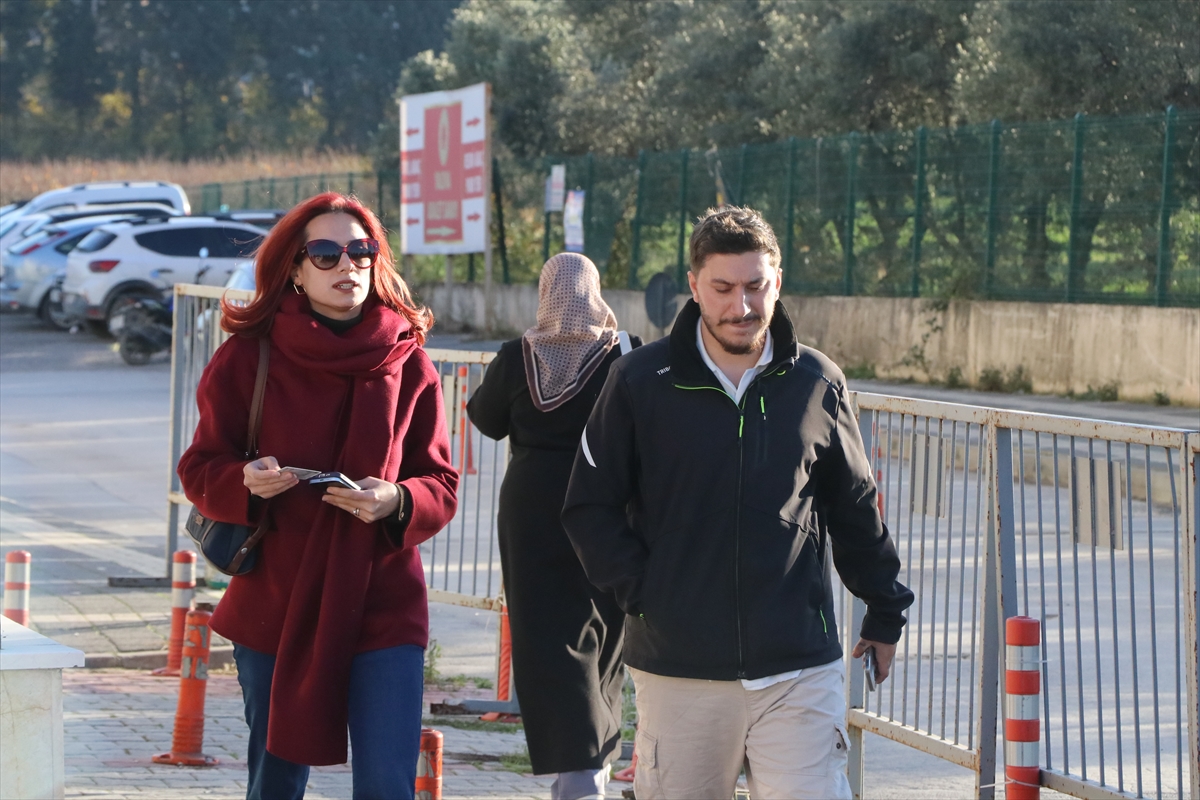 Sanatçı Gül Tut'un ölümüyle ilgili oğlu Tuğberk Yağız Gülter Yalova Adliyesine geldi