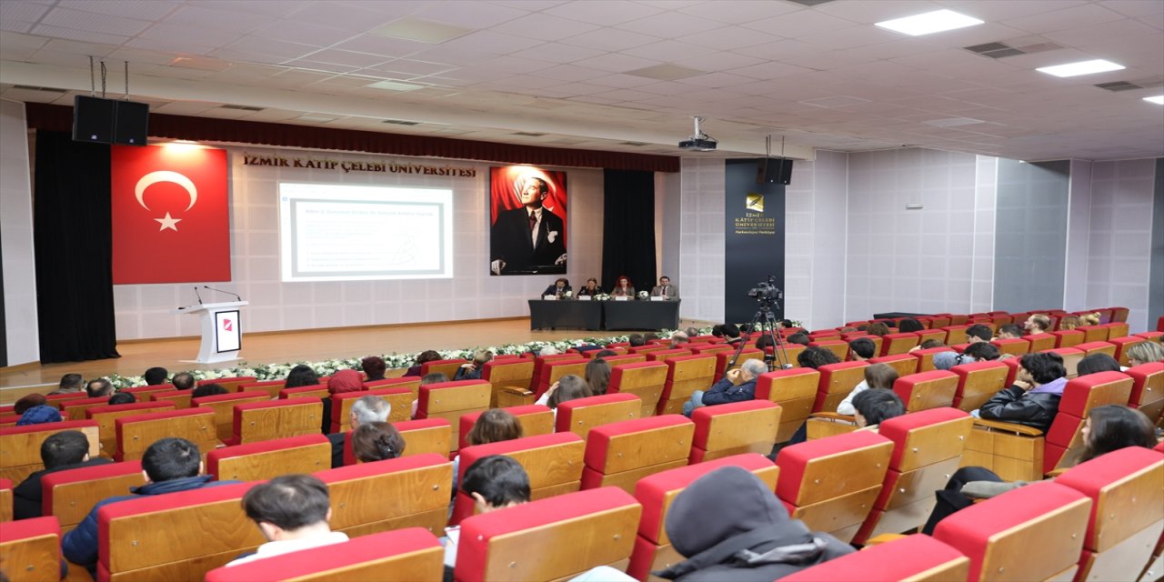 İKÇÜ'nde düzenlenen çalıştayda siyasal iletişimin Z kuşağı üzerindeki etkileri ele alındı