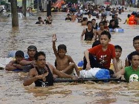 Filipinlerde Ölenlerin Saysı 240'ı buldu