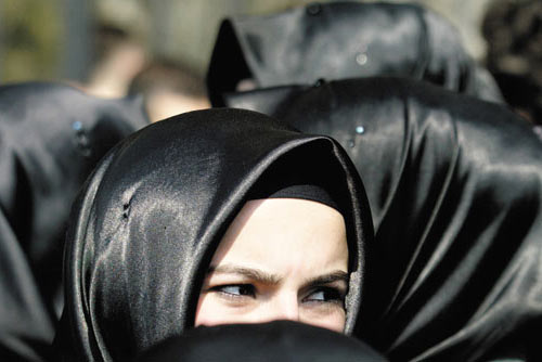 YÖK'ten başörtü uyarısı