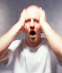 Cinnet getirip ailesini yok etti