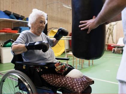 100 Yaşında ki Süper Nine