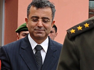 Yarbay Dönmez'e 5 yıl stendi