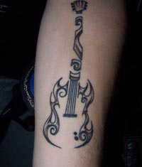 Dövme yaptıran kız komaya girdi