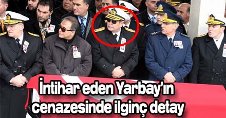 O komutan da cenazeye geldi