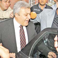 Özkan'ın bileğinin çatlatma nedeni!