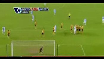 Kaleci bu frikik golünü sadece izledi