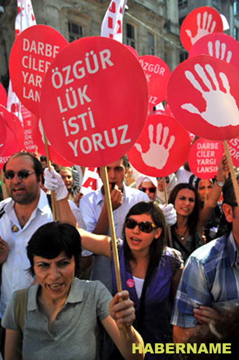 HÂKİMİN PEŞİNİ BIRAK EYLEMİ