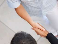 Tanışırken vücut dilinize dikkat edin!