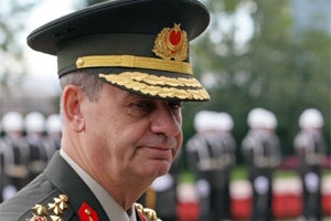 İlker Başbuğ'a zehir zemberek yazı