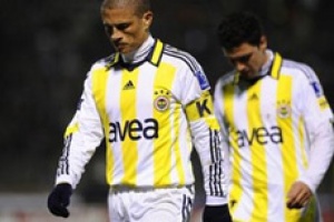 Fener'de iki yıldız futbolcu yolcu