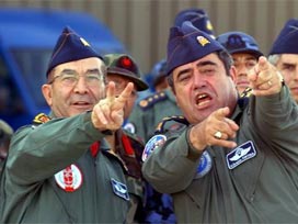 Hilmi Özkök Paşadan Anlamlı Cevap