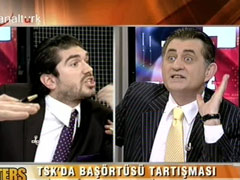 Canlı yayında masaları yumrukladılar