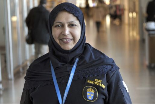 Türbanlı polis hayatından memnun