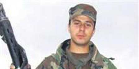 Beyninin üçte biriyle yaşıyor