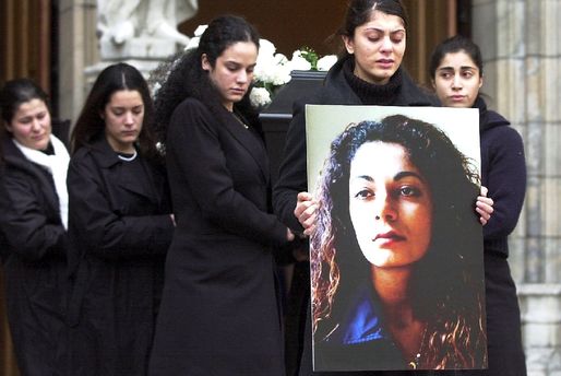 İsveç'i şoka sokan töre cinayeti